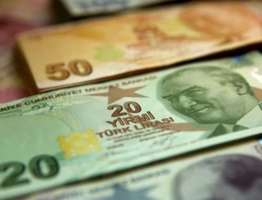 Έτοιμη να αυξήσει ξανά τα επιτόκια η Τουρκία